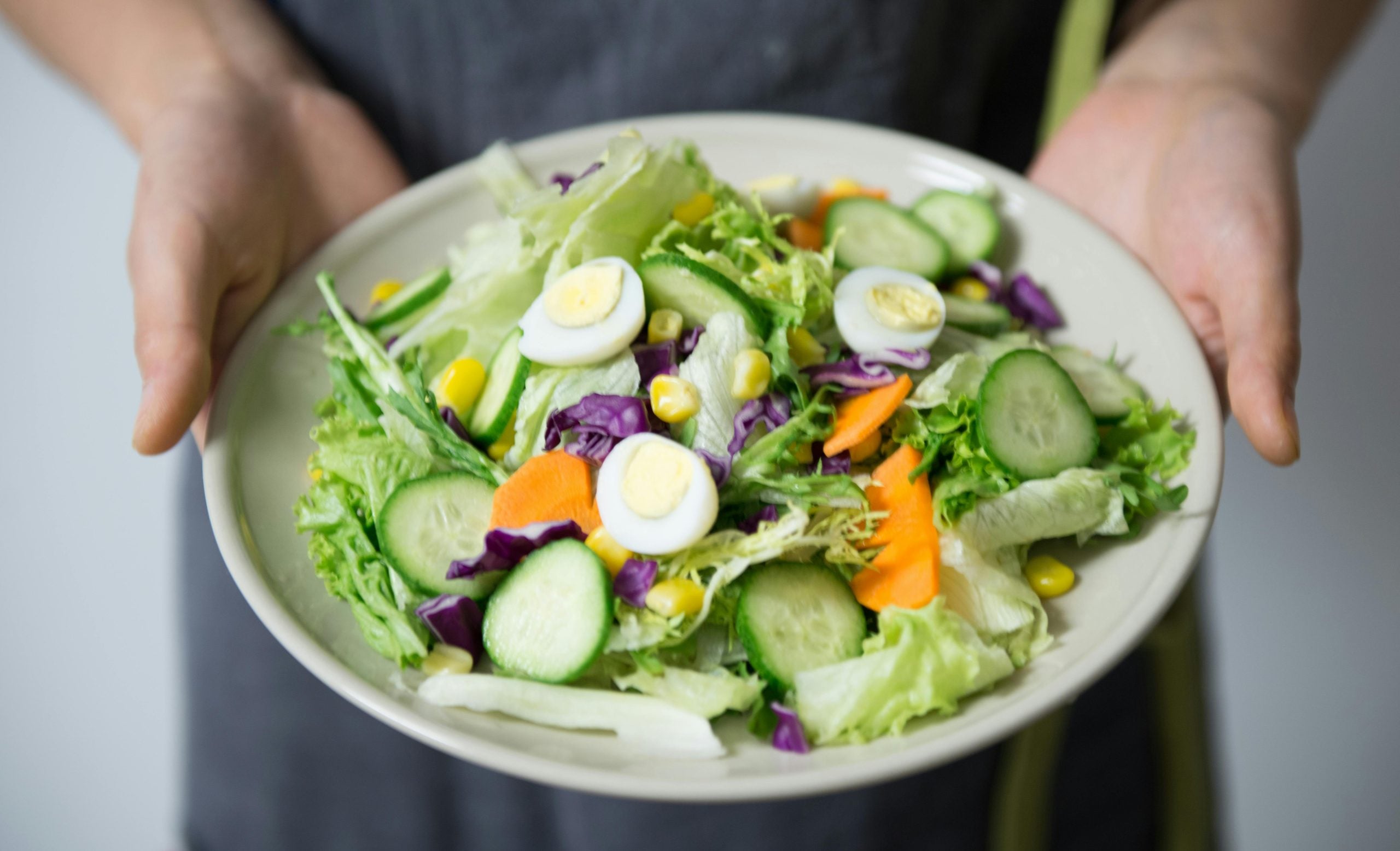 Explore 15 practical tips for eating healthy on a budget. Learn how to plan, shop, and cook nutritious meals without overspending.